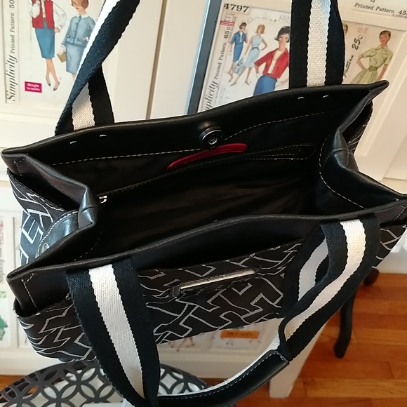 Tommy Hilfiger signature bag - Picture 5 of 8